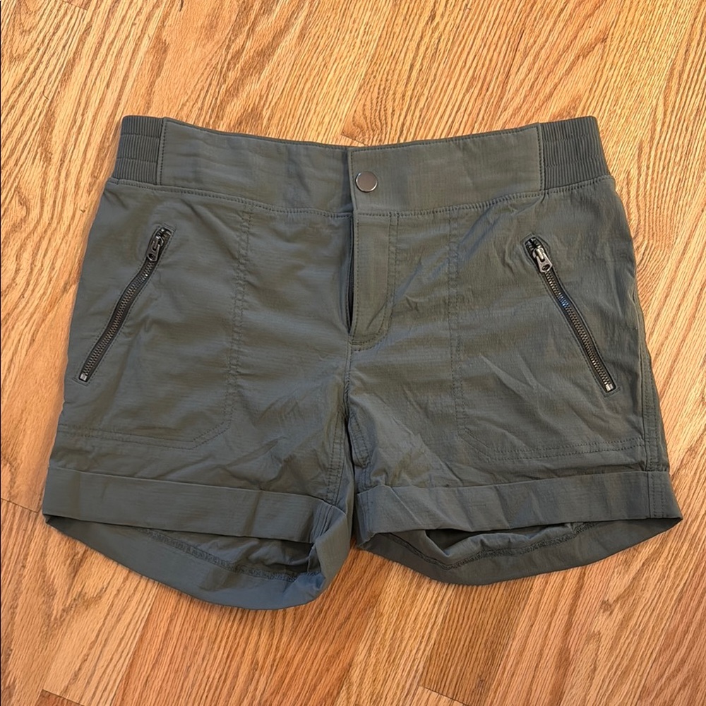Athleta Women's Trekkie Shorts in Dark Green